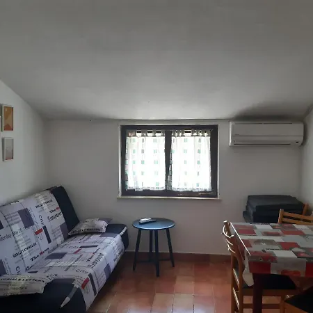Kana Apartment *