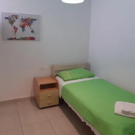 Kana Apartment *